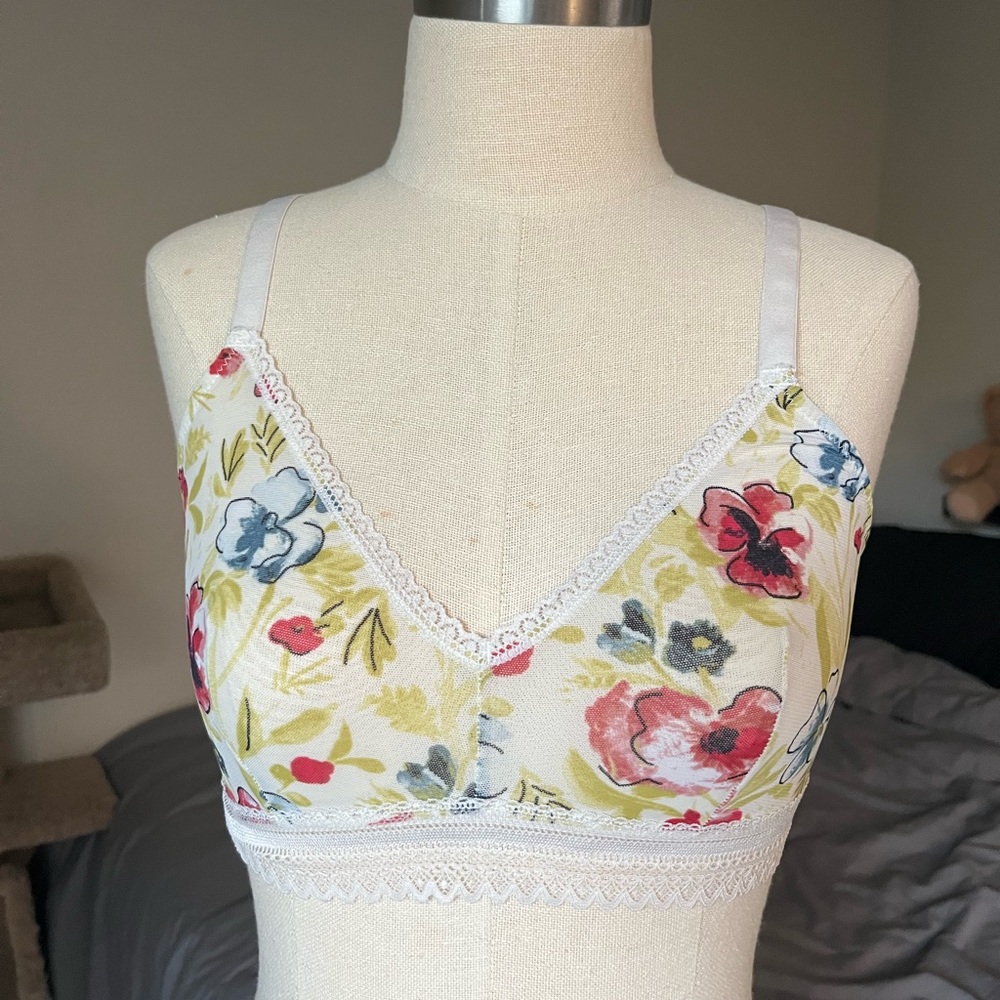 mesh flower bralette with cute lace hem